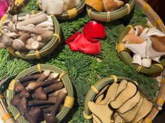 -慢丽江·云南野生菌土鸡锅(付家庄店)