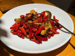 荫辣椒炒鲜牛肝菌-一坐一忘云南菜(北京skp店)