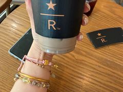 -星巴克臻选(嘉兴海宁银泰城店)