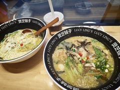 -灵芝妹子海鲜米线(劳动公园店)