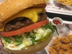 -The Habit Burger Grill 哈比特汉堡(爱琴海店)