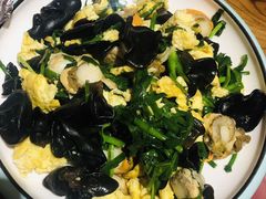 -东来菜馆•手抓海鲜家常菜•海鲜锅贴(鸽子窝店)