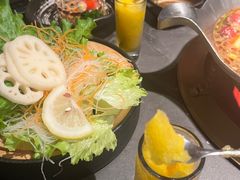 -湊湊火锅·茶憩(杭州湖滨银泰in77店)