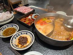招牌非遗酸菜锅底-滇牛云南火锅(桂林路店)