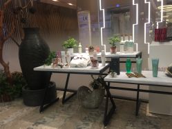 -AKOZO Beauty Salon