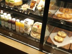 面包甜点陈列柜-星巴克(广州光明广场店)