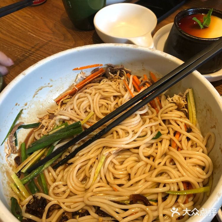 最推荐汽锅鸡和火瓢牛肉