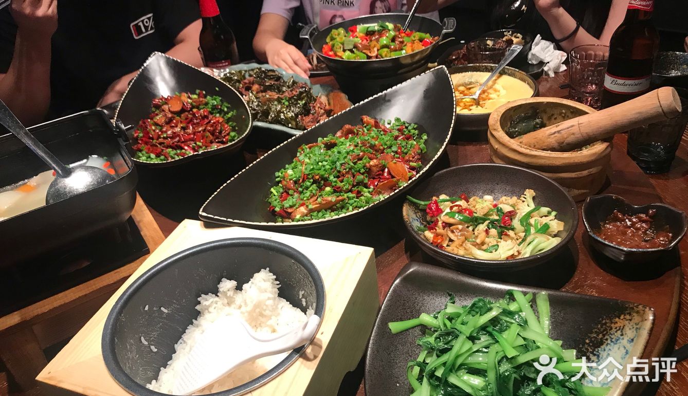 深圳最文艺的湘菜馆！和王家卫一起吃臭豆腐[吐]