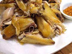 -头上红煨盐鸡·非遗院子餐厅