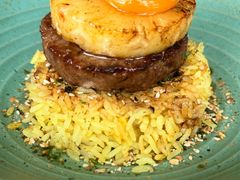 焦糖菠萝流心和牛姜黄糙米饭-FOOOO CITY CLUB 孚乐里音乐西餐酒吧(悠方店)