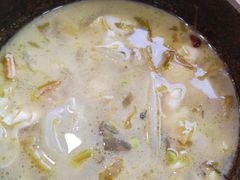 -周鱼小馆石锅酸菜鱼(活力汇店)