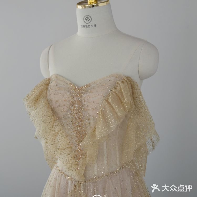 全家都夸的金色礼服💥银川婚纱