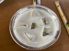 -瑞幸咖啡(华北水利水电大学龙子湖店)