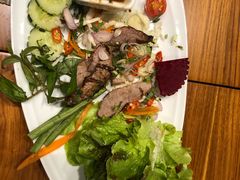 -Chom Cafe and Restaurant