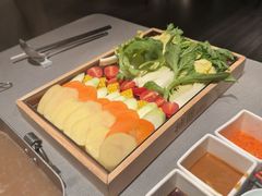 蔬菜拼盘-左庭右院鲜牛肉火锅黑金店(陆家嘴中心店)