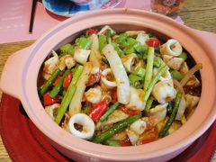 蒜香鱿鱼煲年糕-甜阿姨·天台花园私房菜(万松园店)