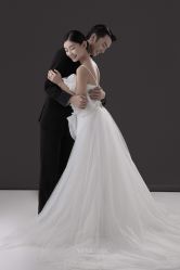 -至臻微拉婚纱摄影