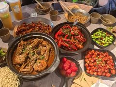 -巴厘龙虾·榜首油焖大虾(音乐学院·沿江酒馆店)