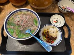 -云阿蛮云南生烫牛肉米线(奉贤路店)