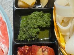 -洞庭洲·防空洞火锅·铜锅涮肉·烧烤(新百广场店)