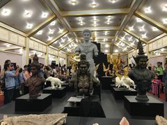 -皇家田广场(อนุสาวรีย์ทหารอาสา)