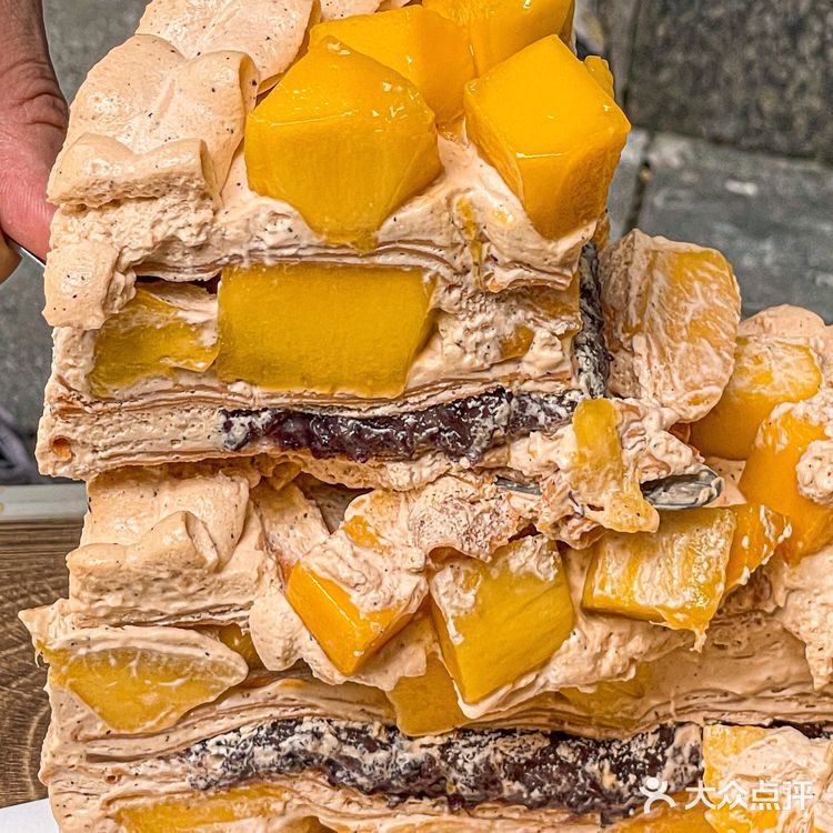 每次来新街口都会吃！芒果血糯米千层