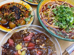 -拈签一笑黄牛肉辣卤串串