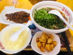 -呷佬·长沙手工米粉(金沙江路店)