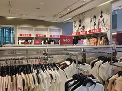 -H&M(鹏欣水游城店)