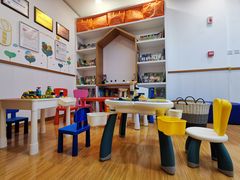 -抱抱熊托育中心(大悦城店)