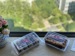 -白玉兰食品甜凤店(合生汇店)
