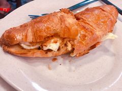 羊角面包-何九海南茶店(鬼仔巷店)