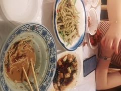 -霄汉牛三鲜湖北砂锅菜(万松园2店)