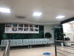 -上海大学附属上海和平眼科医院