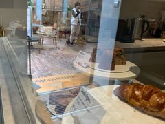 面包甜点陈列柜-大酉·M Coffee(北京美术馆店)