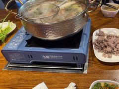 -牛满溢·自助潮汕鲜牛肉火锅(龙汇路店)