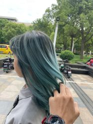 -Tloml salon