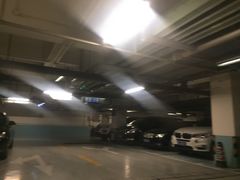 -枫蓝国际购物中心-地面停车场