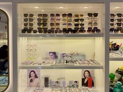-新视达眼镜店·蔡司·依视路(名镜苑店)