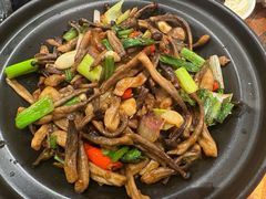 -云海肴·汽锅鸡·云南菜(天山百盛优客店)