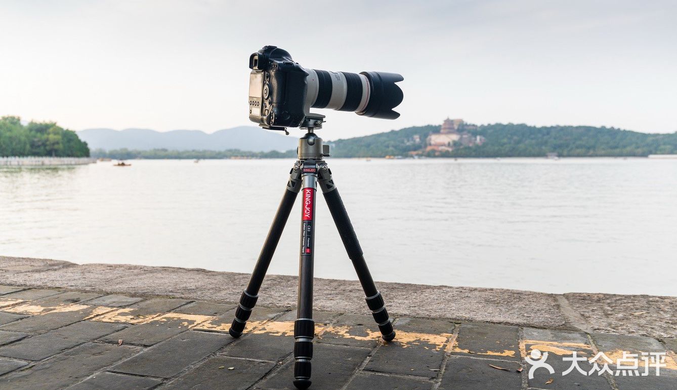 用了便捷稳固的劲捷海岳C83三脚架,轻松Get理想大片