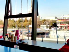 -麦当劳(展览路店)