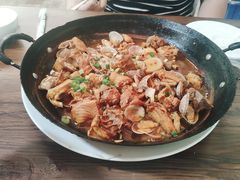 铁锅蛤蜊鸡-公寓家常菜馆(海军博物馆店)