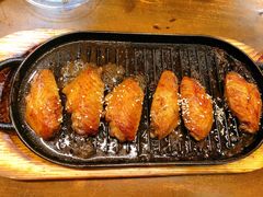 料理烤焦香翅中-老东镇啤酒屋海鲜加工·蒸汽海鲜·海鲜烧烤(台东店)