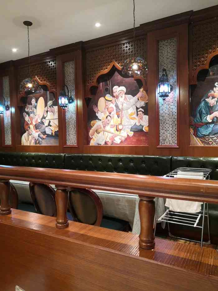 丝路巴依新疆主题餐厅(爱融荟城店)-"位置在冉家坝新南路爱融荟城b区