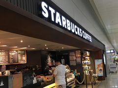 门面-星巴克(浦东机场T2到达店)