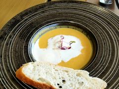 -亚洲国际大酒店·云顶阁旋转自助餐厅