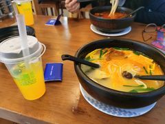 -桥香园云南过桥米线(红龙井店)