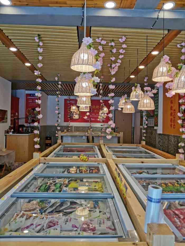 海鼎捞火锅烧烤超市(江汉区总店)-"食材较新鲜 这家店食材齐全 羊肉卷