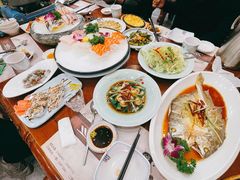 -青瓦餐厅·生鱼片·韩园烤肉(西塔店)